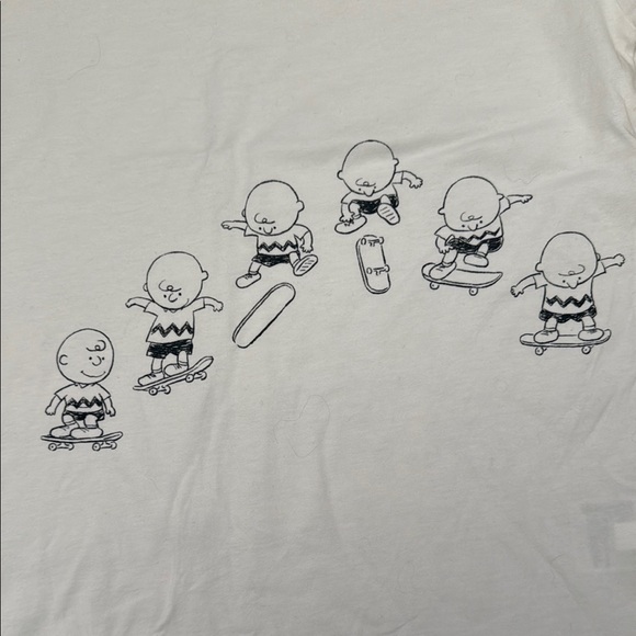 White Graphic Peanuts T-shirt - Picture 2 of 5
